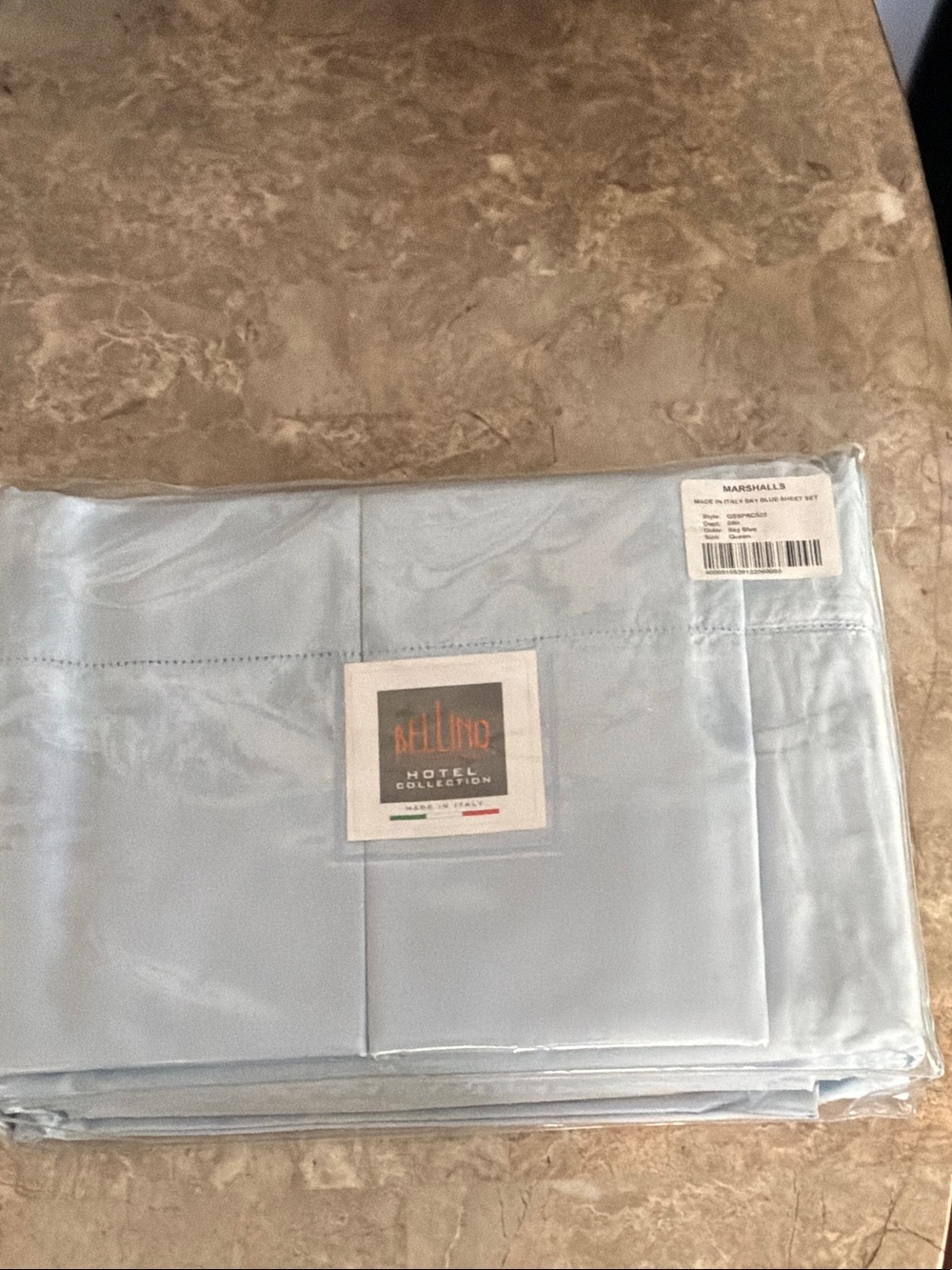 Bellino Clothing Pale Blue Hotel-Style Bedding Set Queen